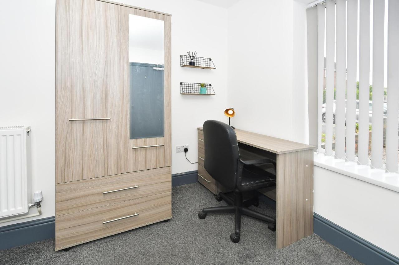 Townhouse @ Chiltern Place Newcastle Under Lyme Silverdale  Экстерьер фото